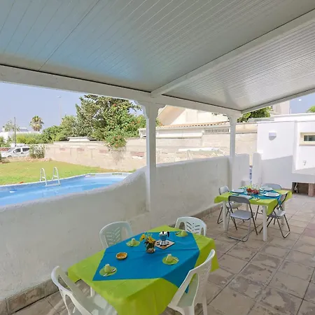 Mimi Con Piscina A 170 Mt Dalla Di Villa *